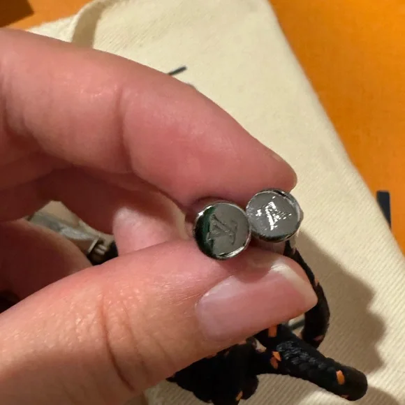 Louis Vuitton LV Shape Rope Bag Charm & Key Holder Metal - Picture 9 of 10